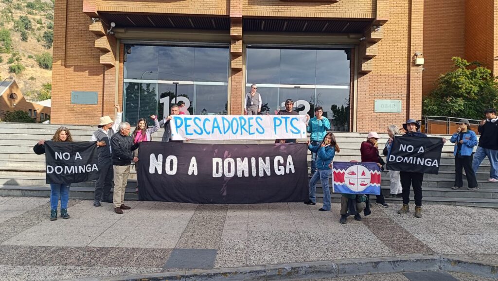 Manifestantes en Canal 13