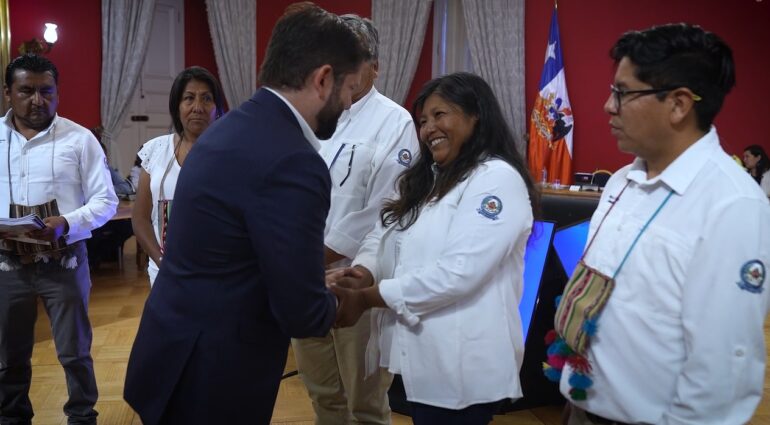 Presidente Boric recibe a los Consejo de Pueblos Atacameños